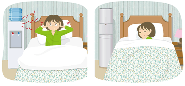 音が静かなサーバーと音がうるさいサーバーを一人暮らしの就寝時で比較したイラスト
